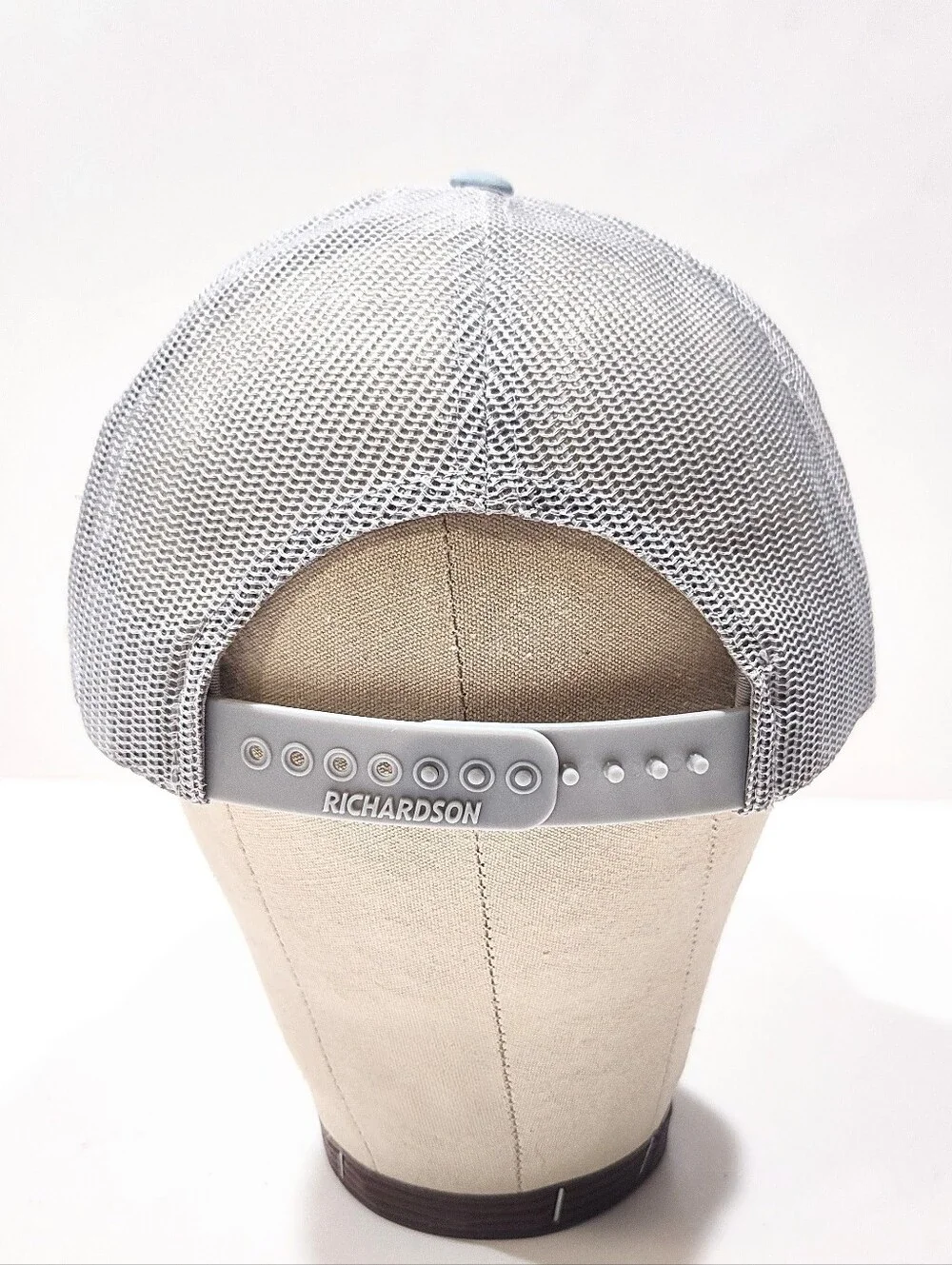The YMCA Snapback Mesh Trucker Hat Baseball Cap M/L Adjustable Back Richardson
